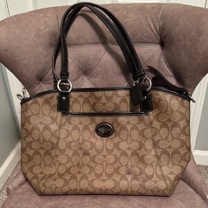 Peyton Signature Coach Bag